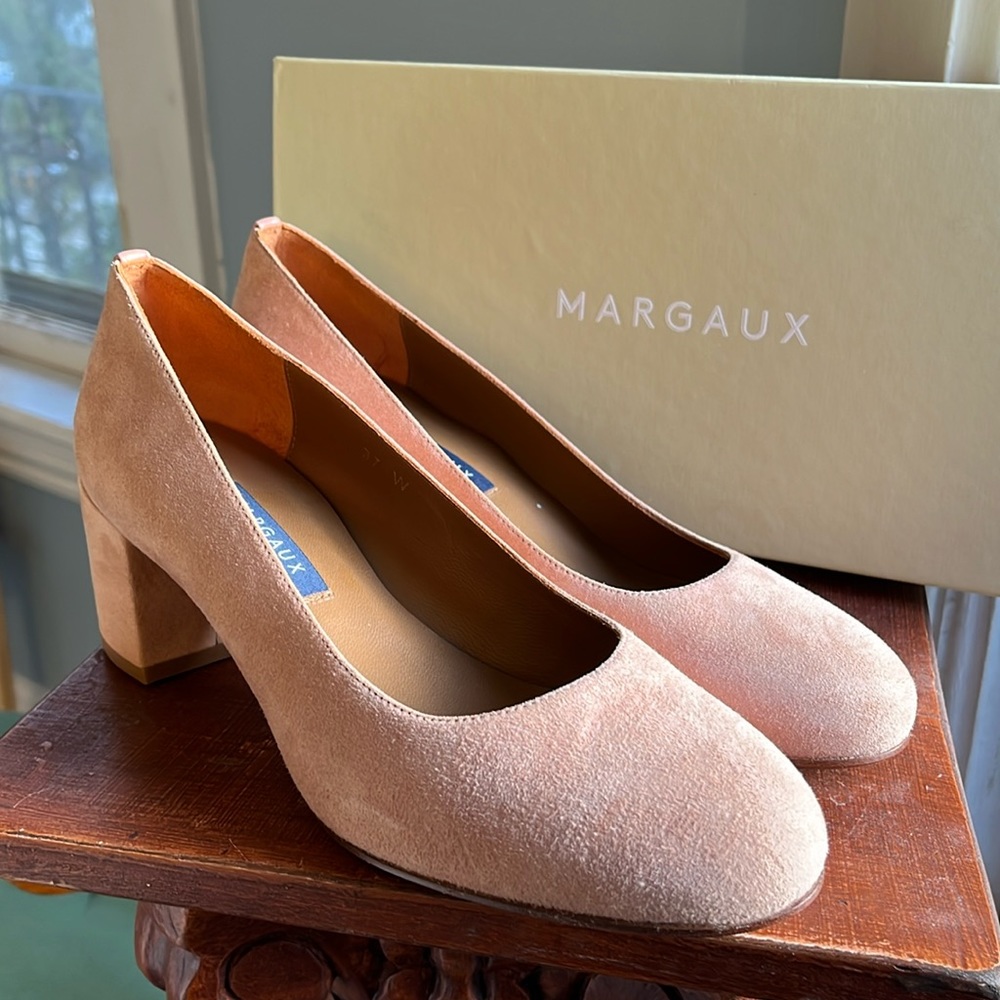 Margaux The Heel: nude almond suede